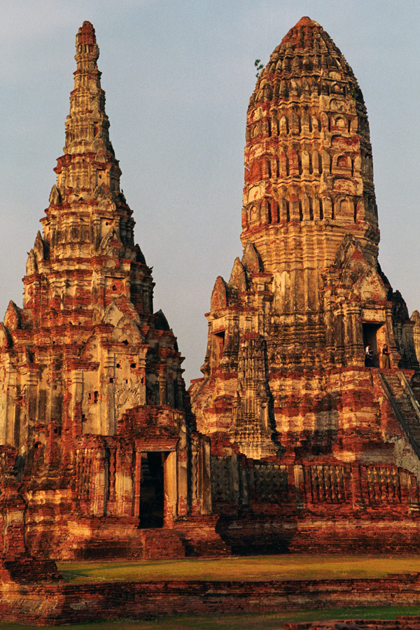 thailand/2004/ayutthaya_two stupas